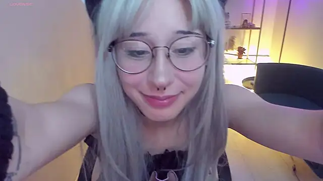 meomeee webcam