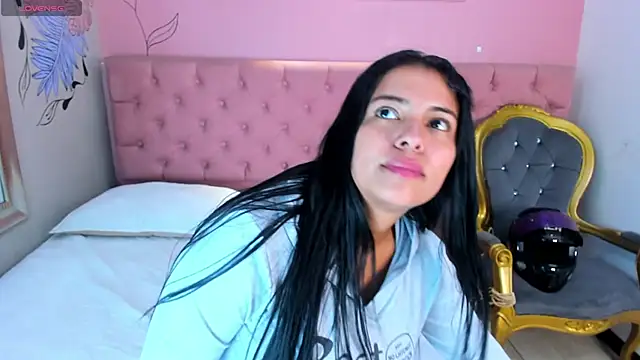 IsabellaLuxe webcam