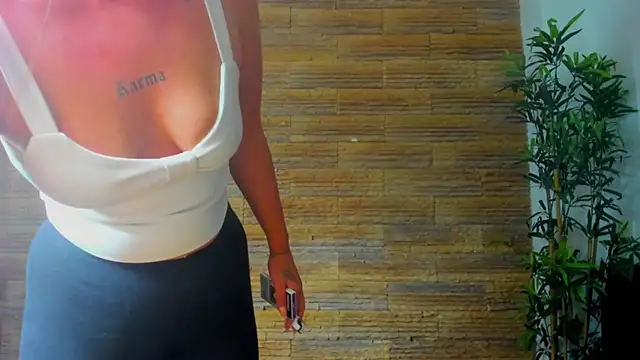 PeachyTease_ webcam