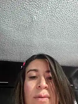 Alona_Evans webcam