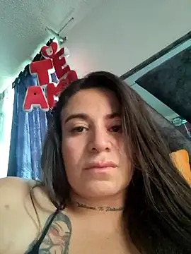 Alona_Evans webcam