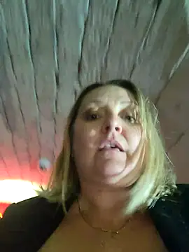 lady_charlyne webcam