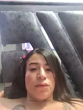 Alona_Evans webcam