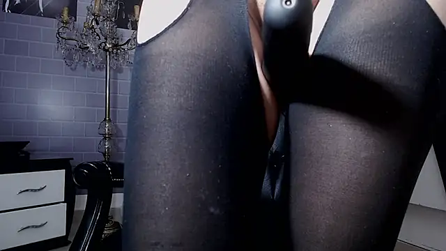 aleesha_cameron02