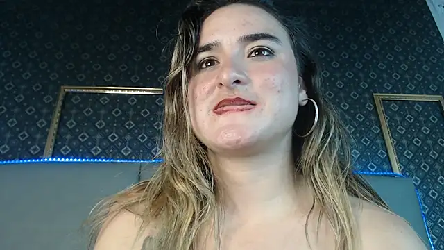 CandyQueenGold webcam