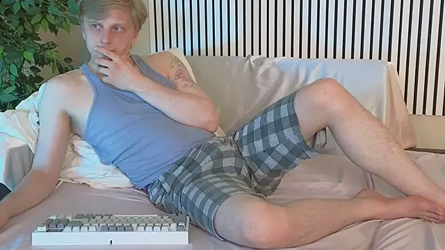 Saint_Vicious webcam