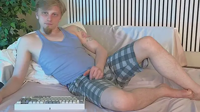 Saint_Vicious webcam