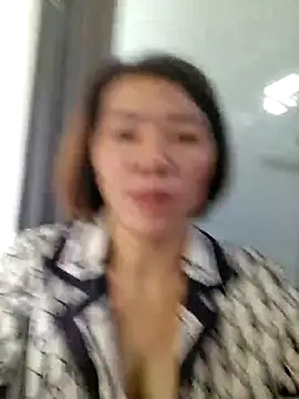 Harana_x webcam stripchat model stream image