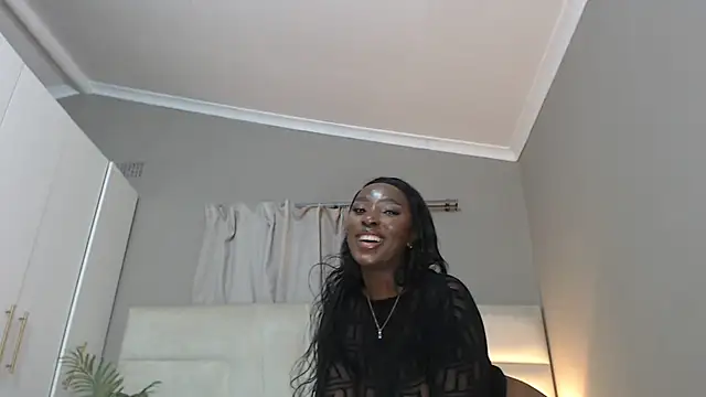 naughtyblackdolie webcam