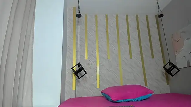 Abril_Hillss webcam