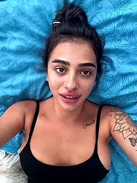 LaraVegas_