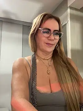 lariana_rivera23 - LARIANA_RIVERA23's free webcam - UK Sex Cams