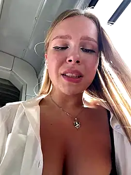 spy web cam Liza Risky