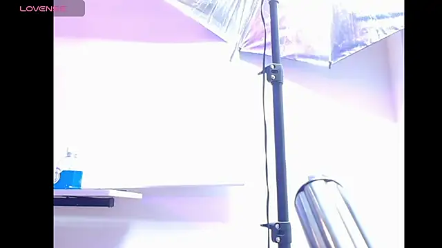 lili_roussi webcam