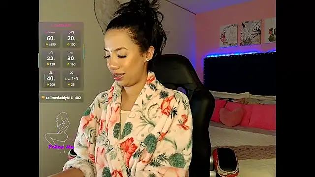 SallyWhitee webcam