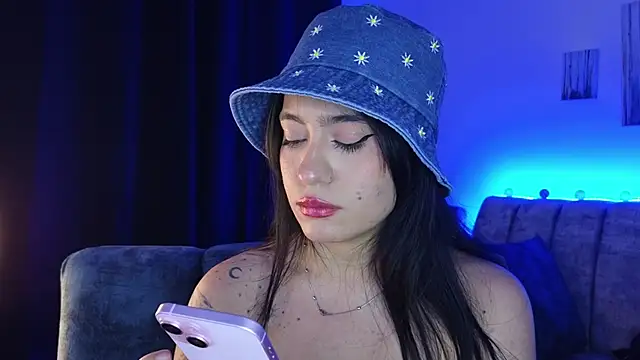 ZaraDames_ webcam