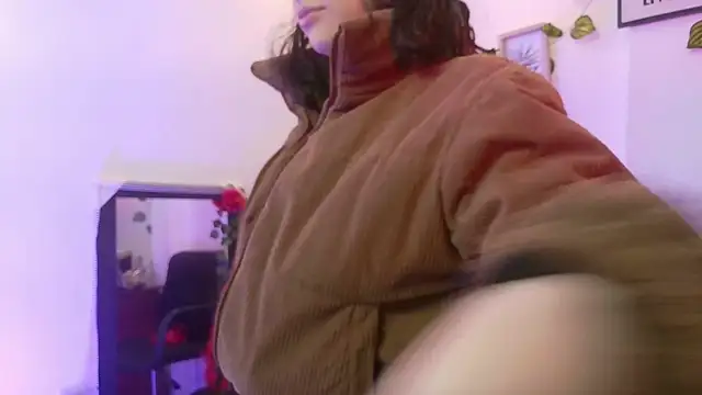 sapphire_lilac webcam