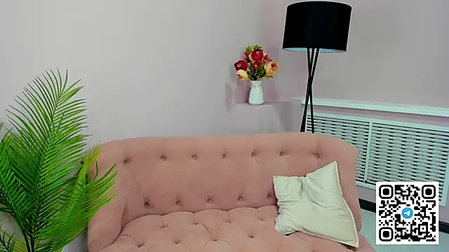 elle_one webcam