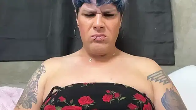 Julietserenity webcam