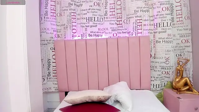 Sarah-Cooper webcam