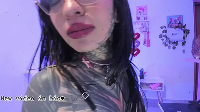 Nickidoll66- webcam