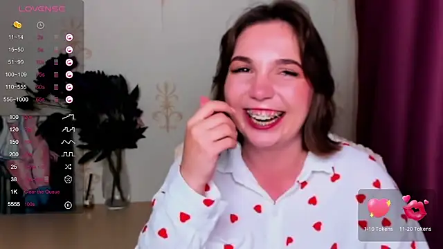 KindHazelHere_ webcam