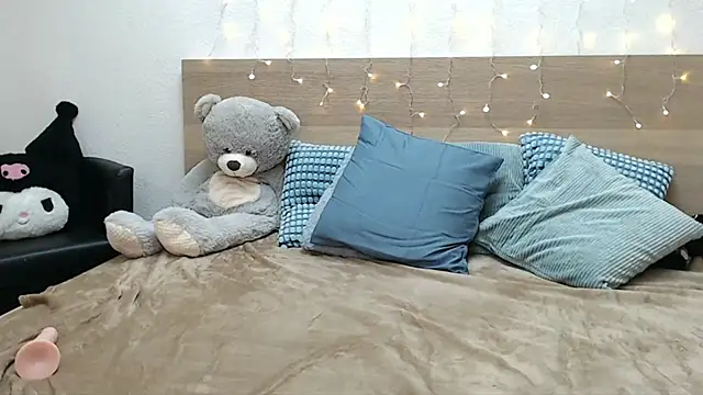 SophieyMoon webcam