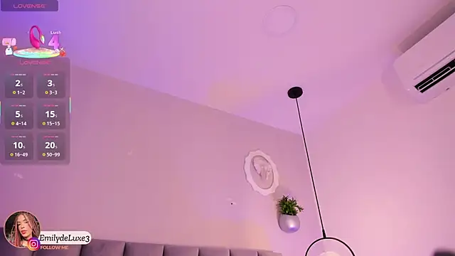 Emely_Deluxe webcam