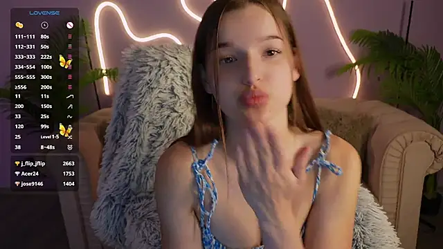 LovelyyLilu webcam