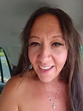 hotmilfmilly webcam