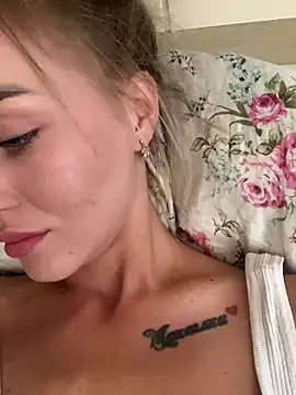 DreamGirl-777 webcam