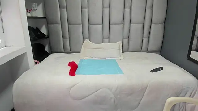 Charlot_milf webcam