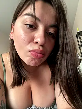 EllyBigTits webcam