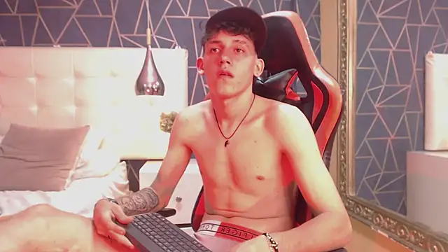 MikeBeneflek webcam