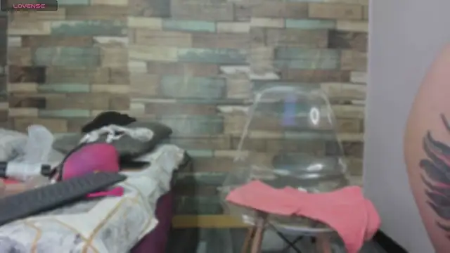 NAOMI_WINDSOR webcam