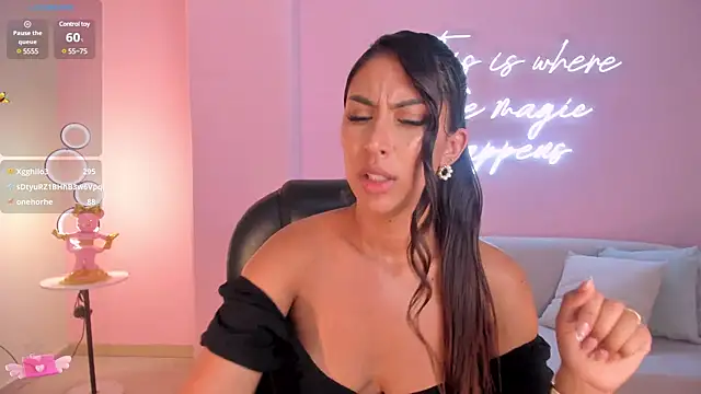 ArianaDumont webcam