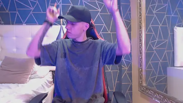 MikeBeneflek webcam
