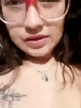 BomBomLuu webcam