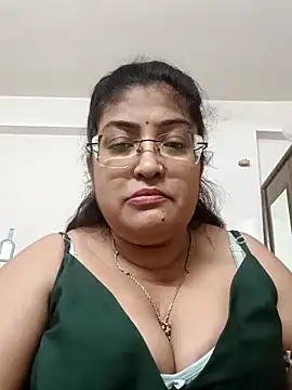 LAVERNIYA_ webcam