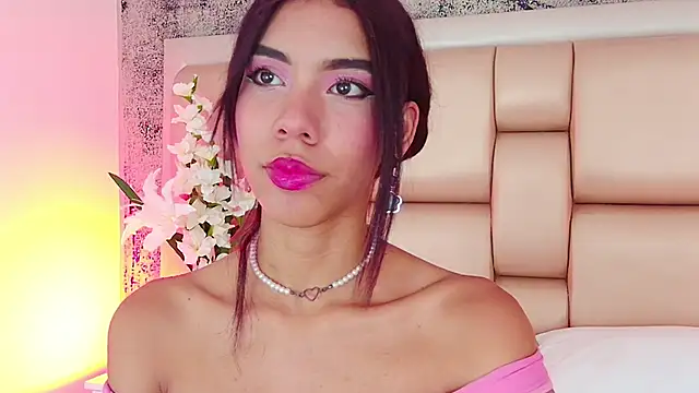 BellaHarper1 webcam