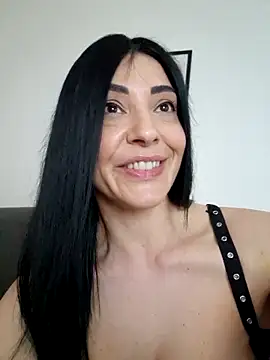 AryaSummersReal webcam
