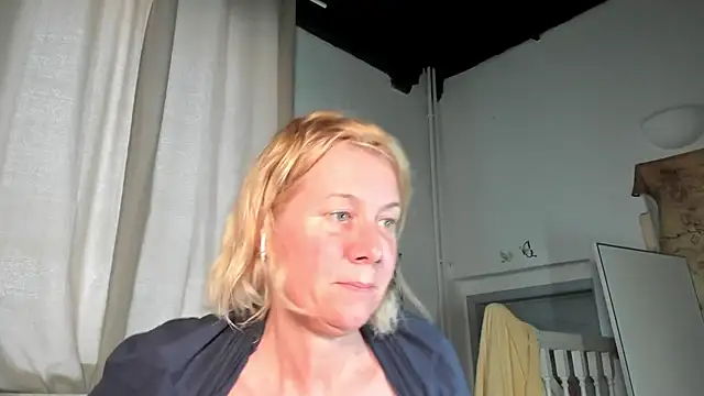 Lola_Belgium webcam