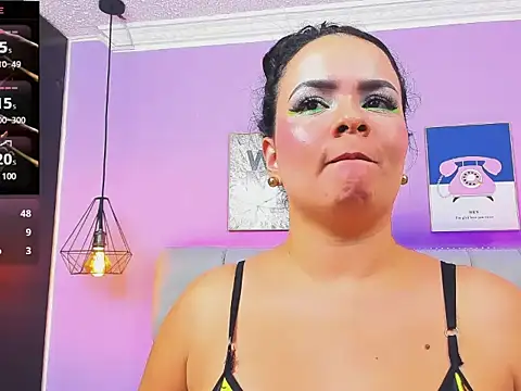 Victoria_Beckers webcam