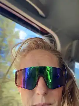 GoldenFlameGoddess webcam