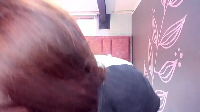 Isa_Thompson__ webcam