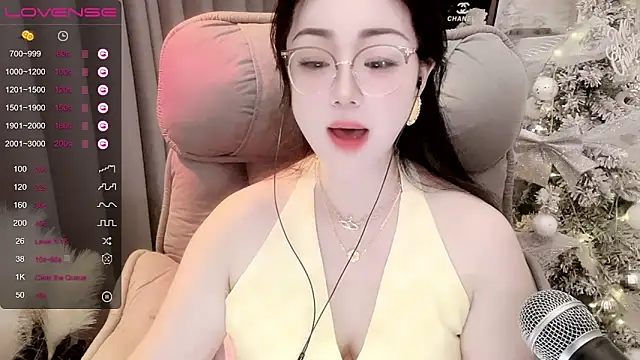Monica-888 webcam