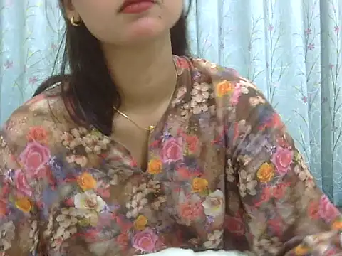 maaaya pari
