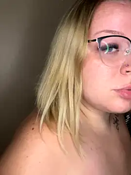 Blondiee_x webcam