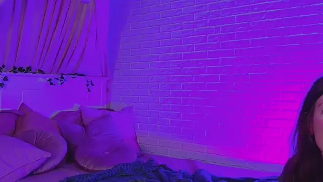 Liv_Fay webcam