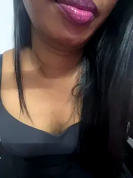 tamil_Aarathi webcam